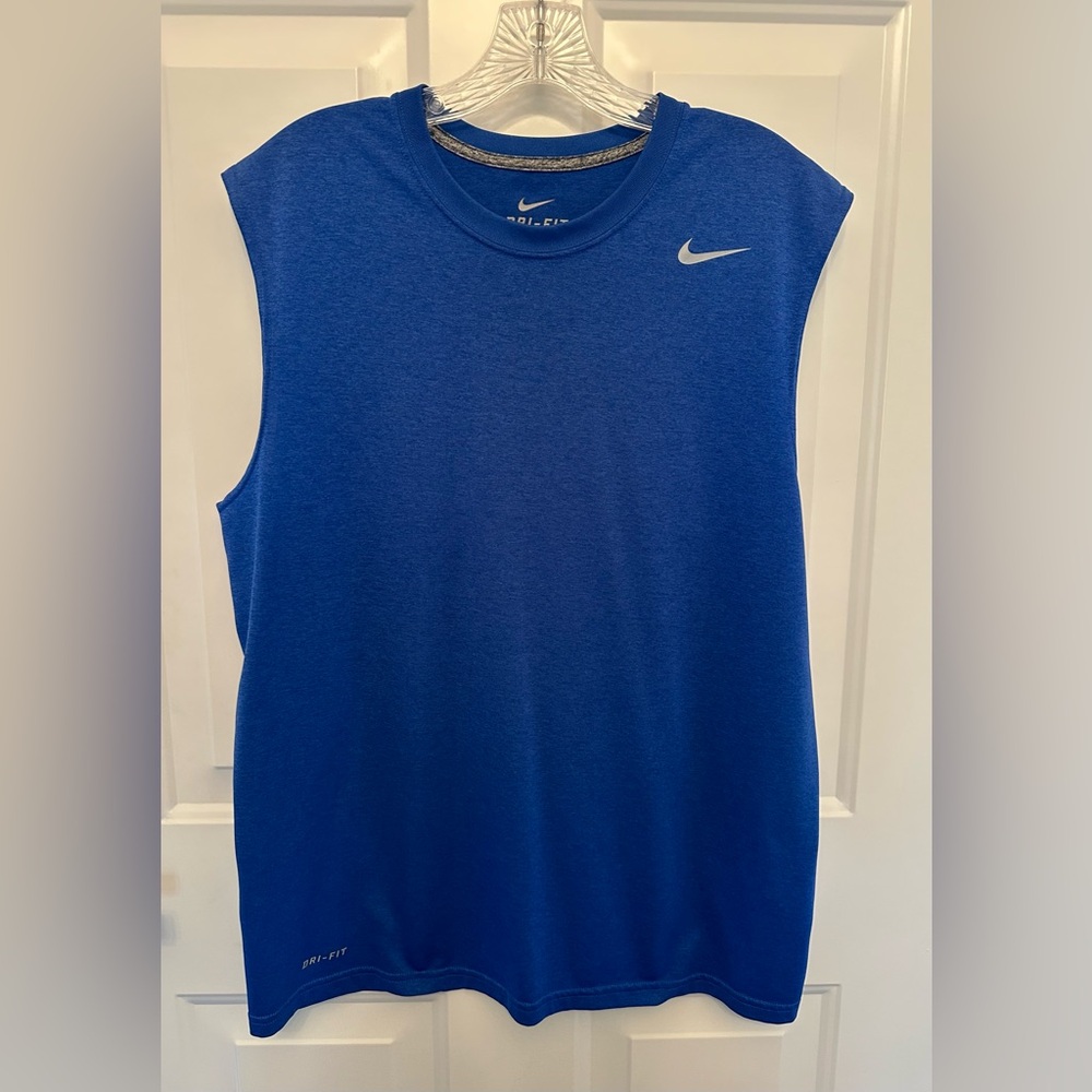Nike Dri-FIT Sleeveless Training Top in Blue – Men’s Medium